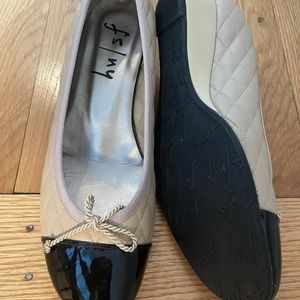 Cap toe quilted pumps-like famous designer band